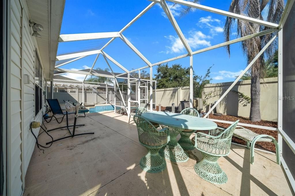 For Sale: $409,900 (3 beds, 2 baths, 1677 Square Feet)
