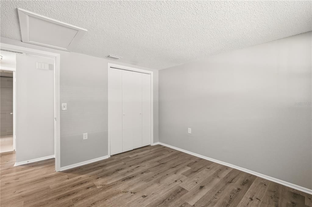 For Rent: $1,399 (2 beds, 1 baths, 1404 Square Feet)
