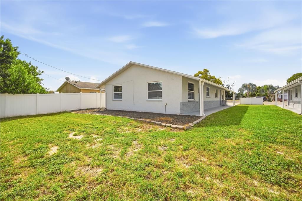 For Rent: $1,399 (2 beds, 1 baths, 1404 Square Feet)