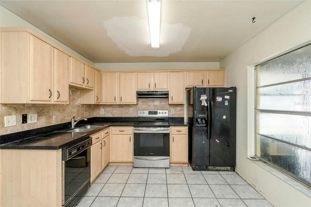 For Sale: $285,000 (3 beds, 2 baths, 1485 Square Feet)