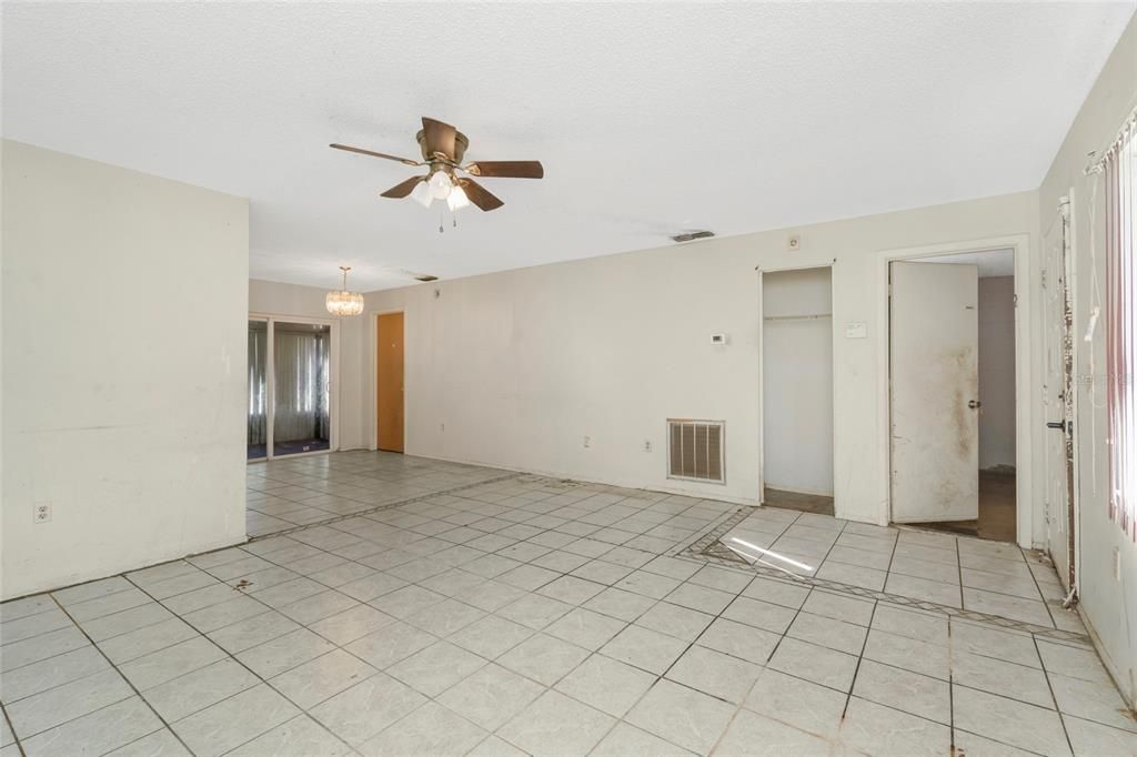 For Sale: $285,000 (3 beds, 2 baths, 1485 Square Feet)