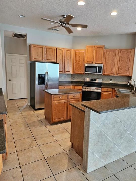 For Sale: $657,900 (5 beds, 3 baths, 3061 Square Feet)