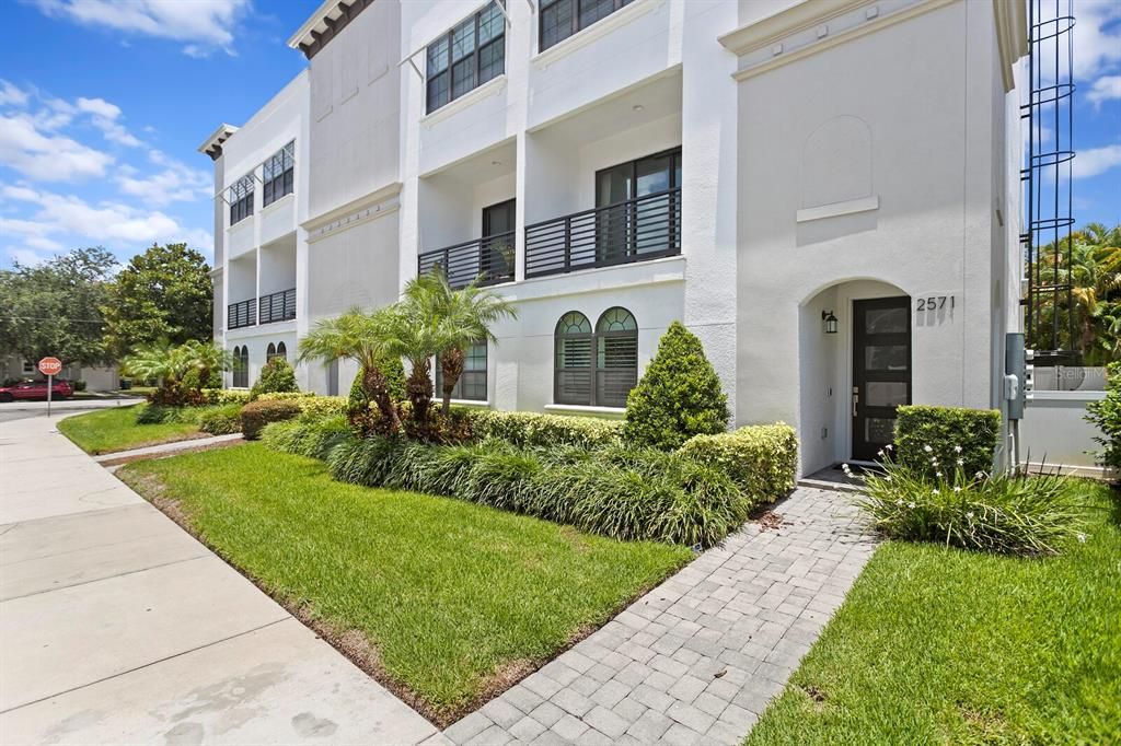 For Rent: $4,700 (4 beds, 3 baths, 2824 Square Feet)