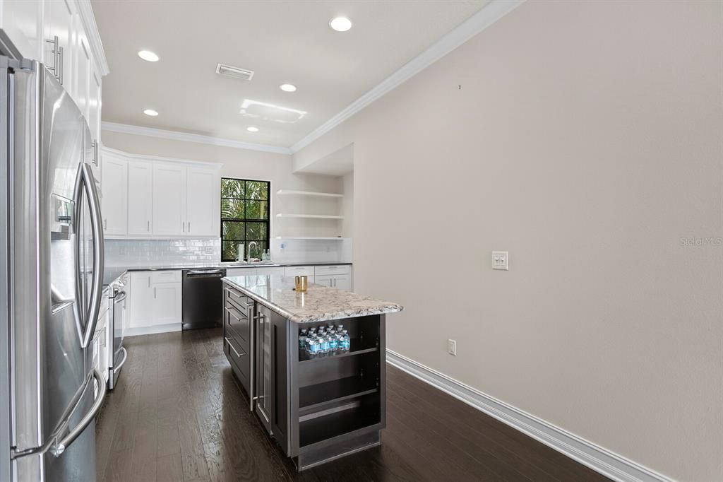 For Rent: $4,700 (4 beds, 3 baths, 2824 Square Feet)