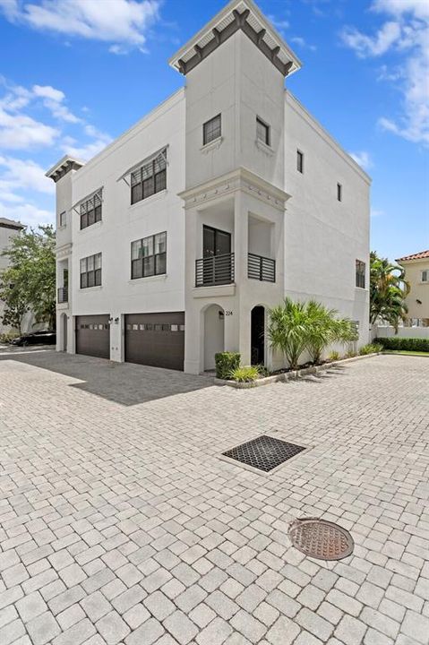 For Rent: $4,700 (4 beds, 3 baths, 2824 Square Feet)