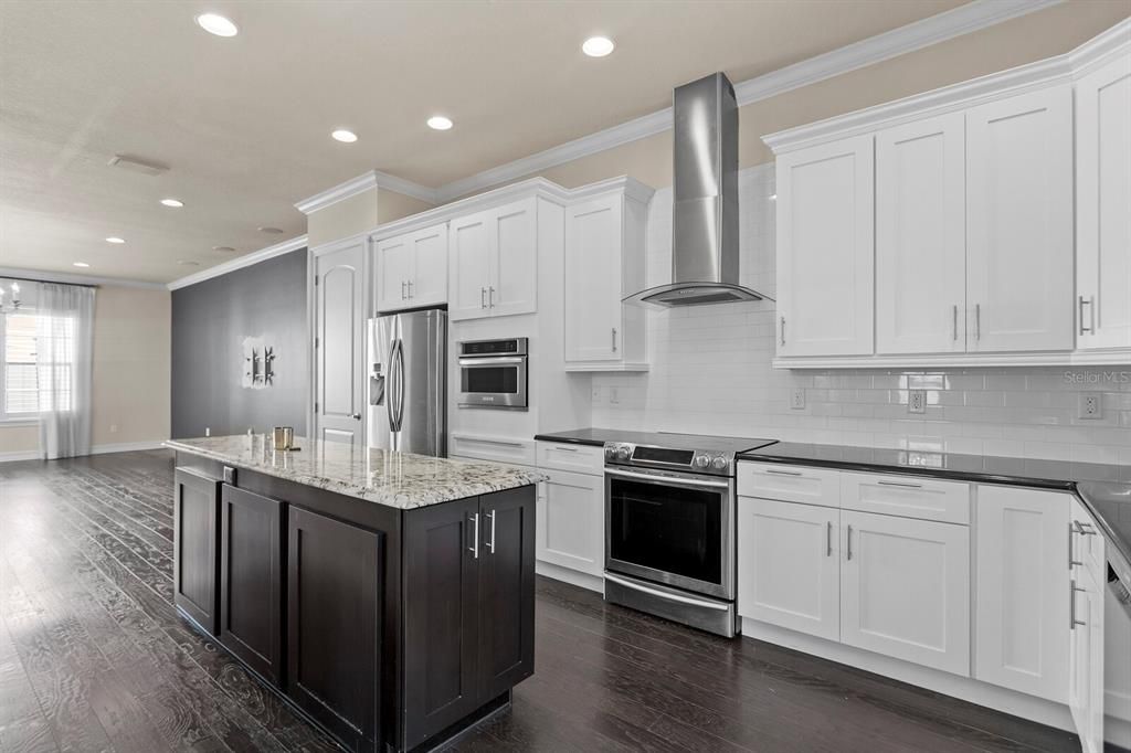 For Rent: $4,700 (4 beds, 3 baths, 2824 Square Feet)