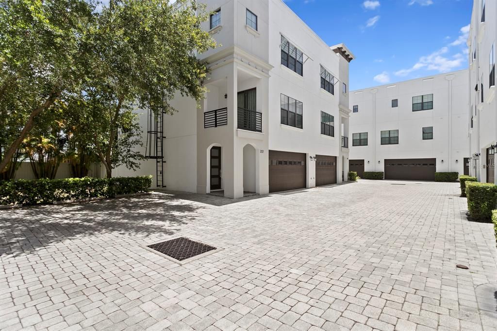 For Rent: $4,700 (4 beds, 3 baths, 2824 Square Feet)