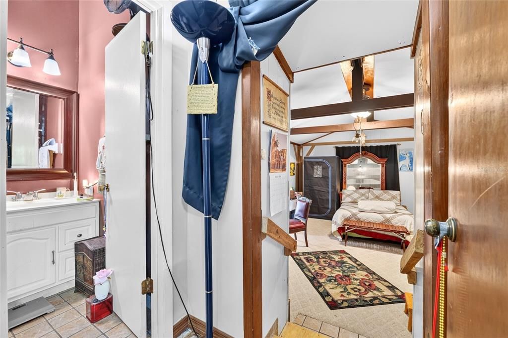 На продажу: $219,900 (3 спален, 2 ванн, 1200 Квадратных фут)