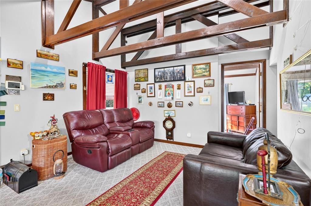 На продажу: $219,900 (3 спален, 2 ванн, 1200 Квадратных фут)