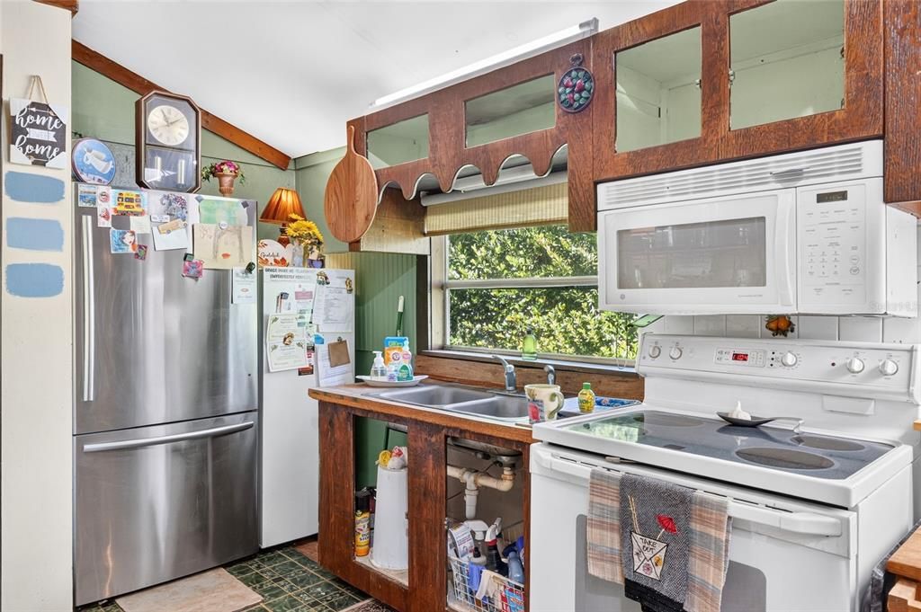 На продажу: $219,900 (3 спален, 2 ванн, 1200 Квадратных фут)