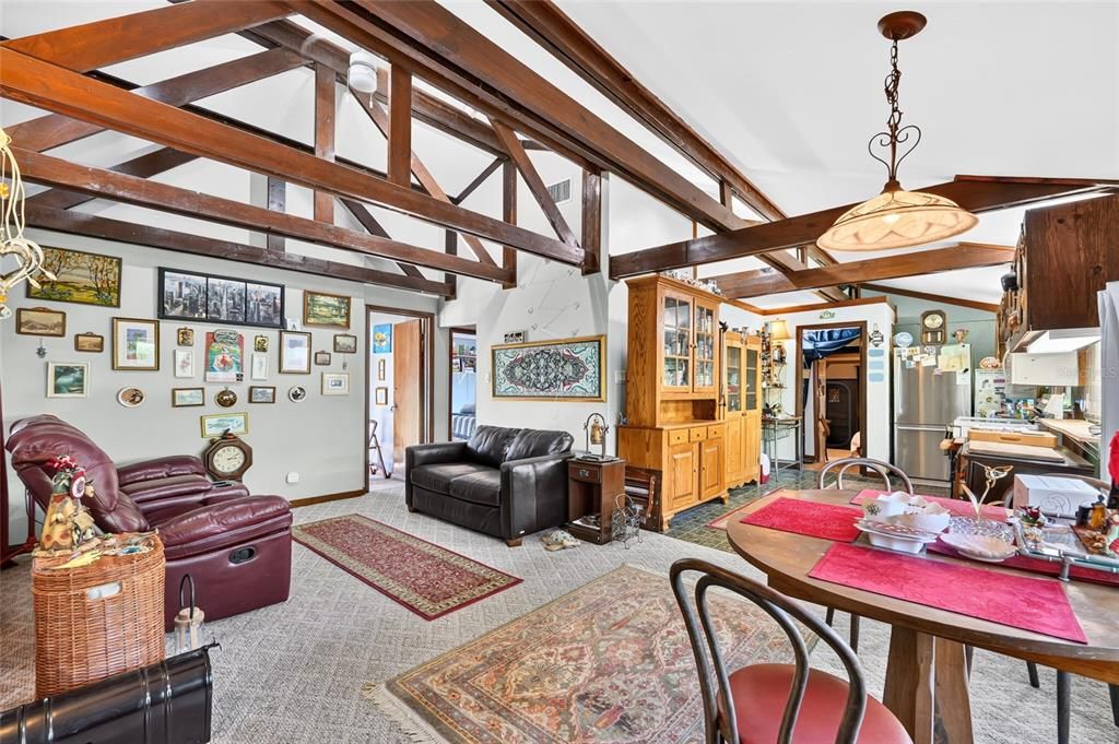 На продажу: $219,900 (3 спален, 2 ванн, 1200 Квадратных фут)