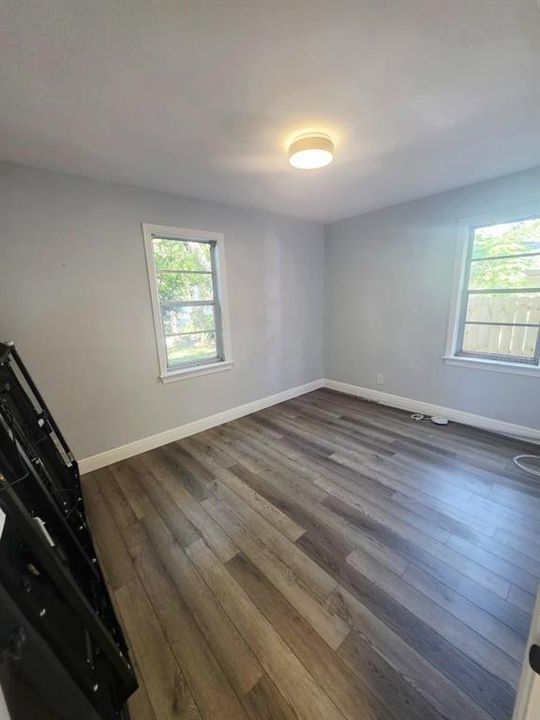 For Rent: $2,900 (3 beds, 2 baths, 876 Square Feet)