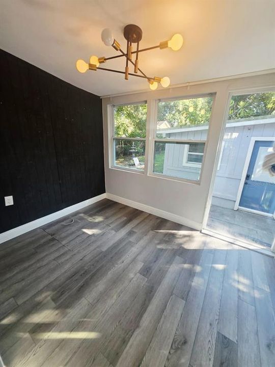 For Rent: $2,900 (3 beds, 2 baths, 876 Square Feet)
