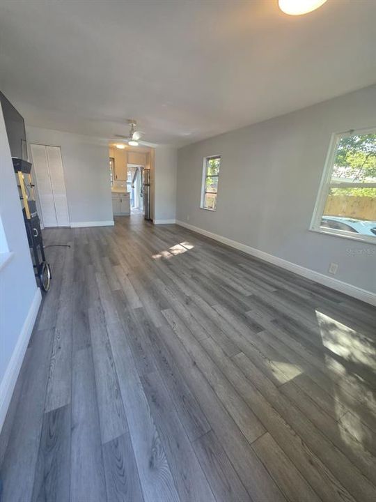 For Rent: $2,900 (3 beds, 2 baths, 876 Square Feet)