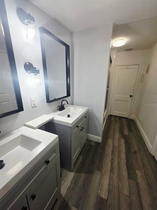 For Rent: $2,900 (3 beds, 2 baths, 876 Square Feet)