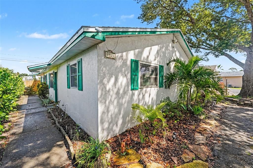 For Sale: $560,000 (4 beds, 2 baths, 1680 Square Feet)