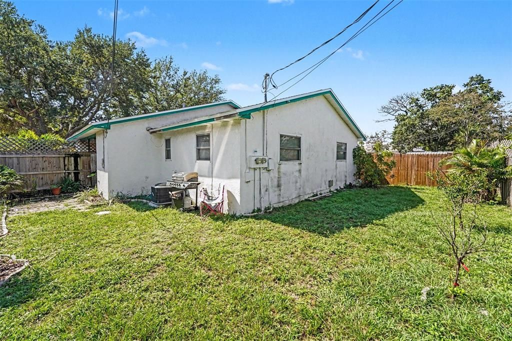 For Sale: $560,000 (4 beds, 2 baths, 1680 Square Feet)