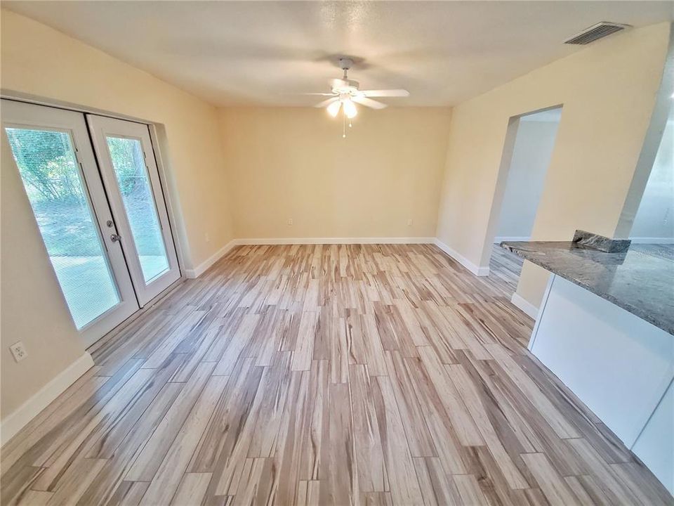 В аренду: $3,450 (4 спален, 2 ванн, 1767 Квадратных фут)