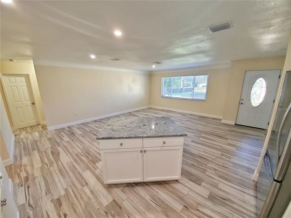 В аренду: $3,450 (4 спален, 2 ванн, 1767 Квадратных фут)