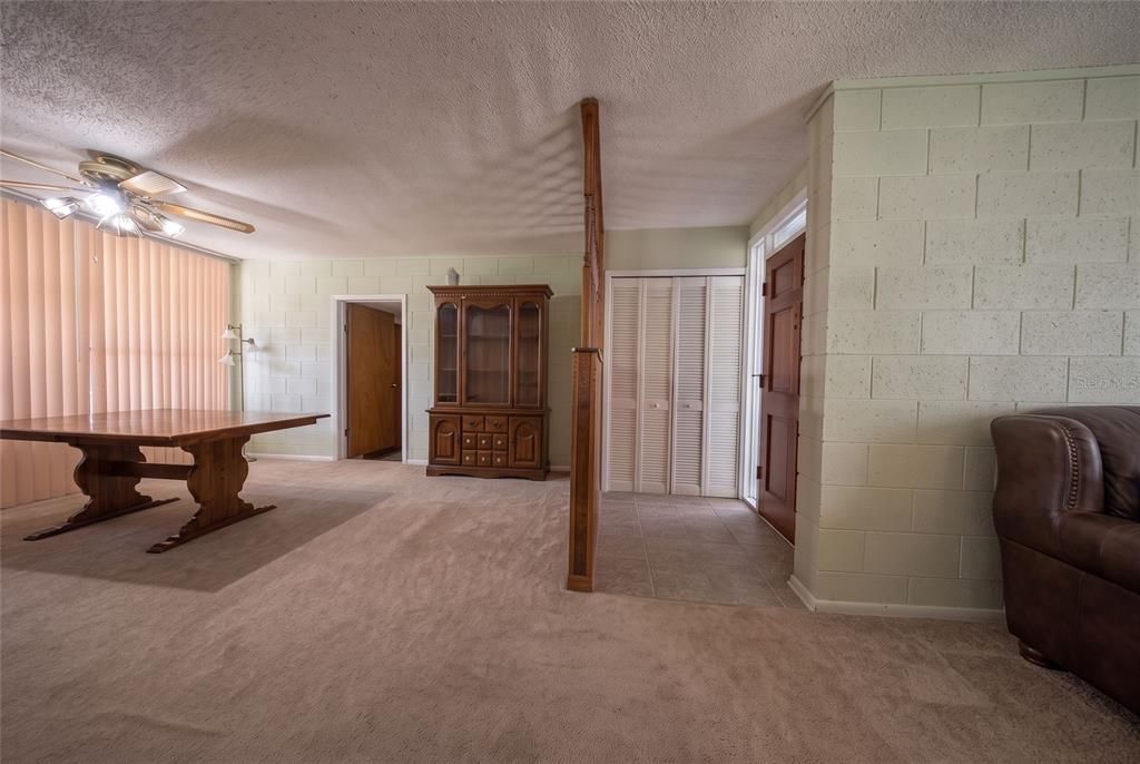 En Venta: $400,000 (4 camas, 2 baños, 1423 Pies cuadrados)