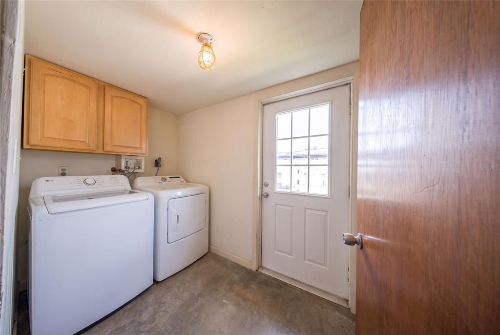 En Venta: $400,000 (4 camas, 2 baños, 1423 Pies cuadrados)