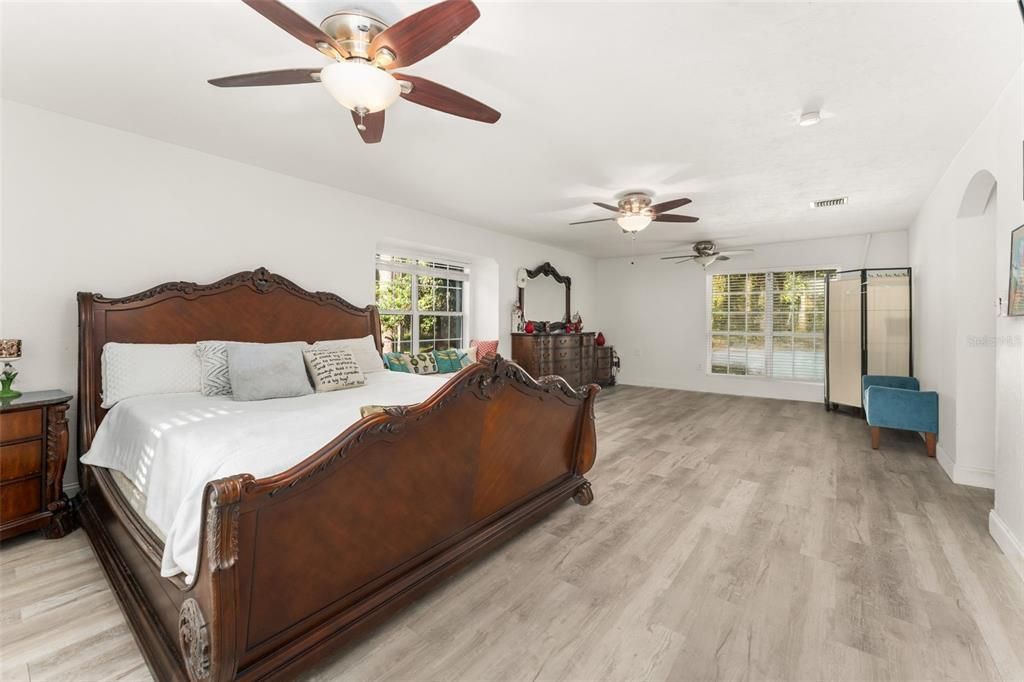 For Sale: $499,900 (4 beds, 3 baths, 3156 Square Feet)