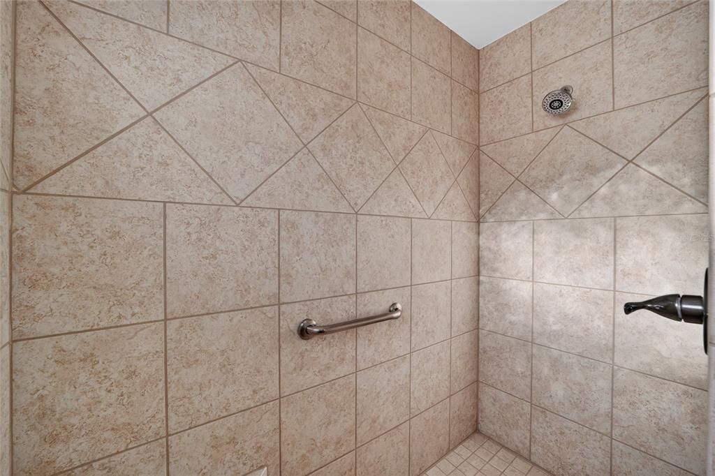 На продажу: $414,900 (3 спален, 2 ванн, 1764 Квадратных фут)