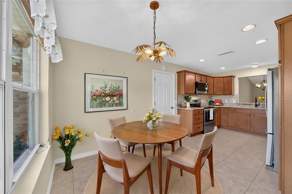 На продажу: $414,900 (3 спален, 2 ванн, 1764 Квадратных фут)