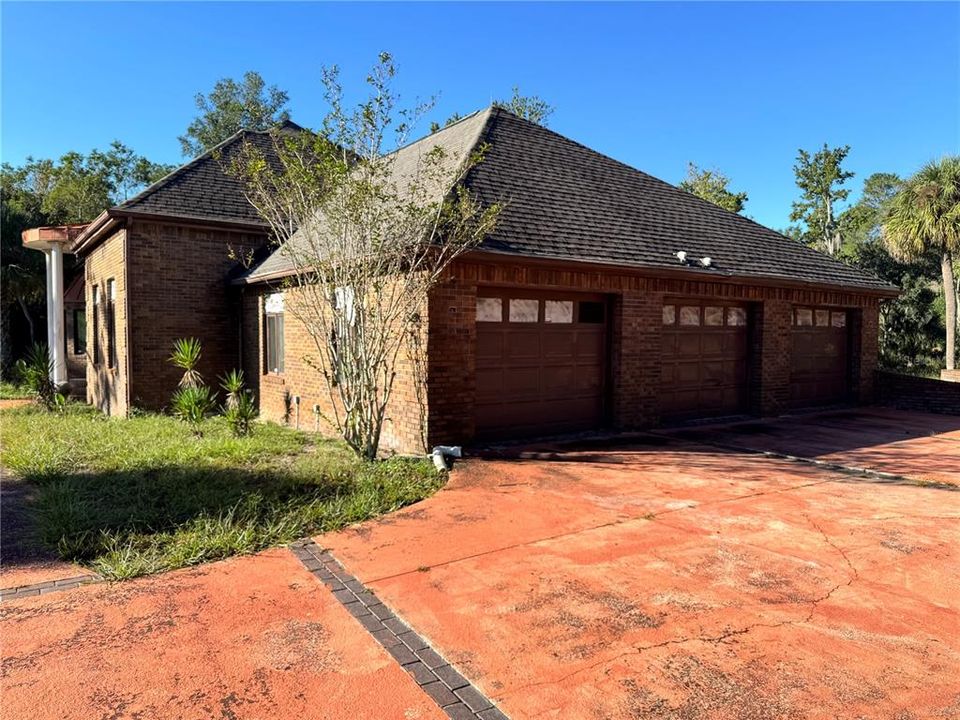 For Sale: $490,000 (3 beds, 3 baths, 3848 Square Feet)