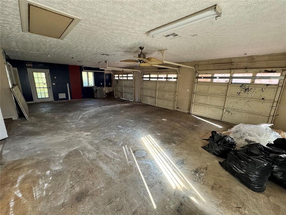 For Sale: $490,000 (3 beds, 3 baths, 3848 Square Feet)