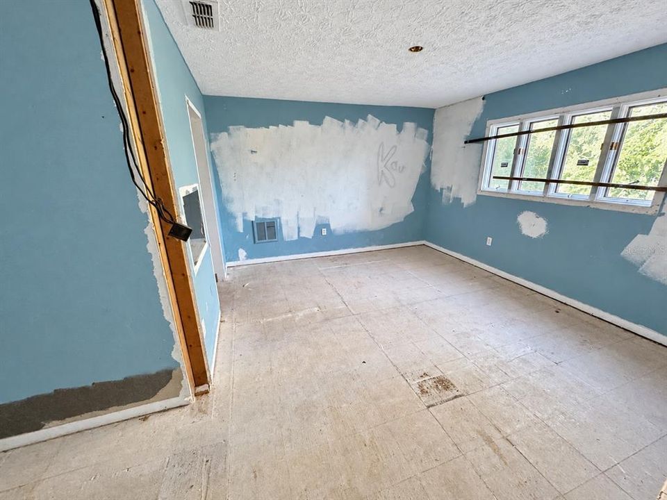 For Sale: $490,000 (3 beds, 3 baths, 3848 Square Feet)