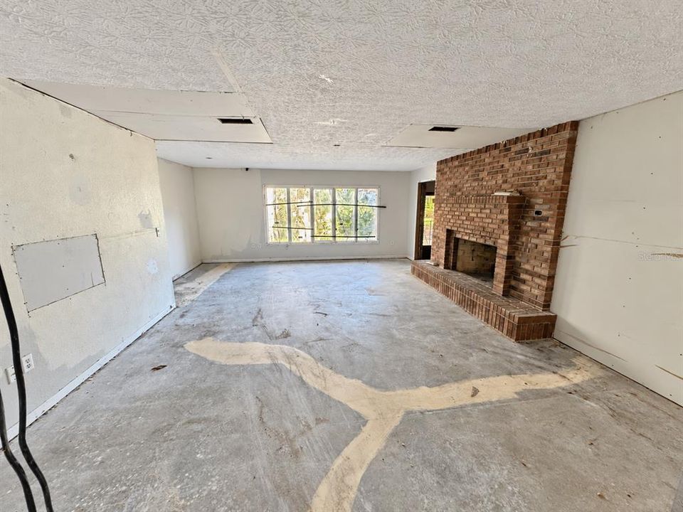 For Sale: $490,000 (3 beds, 3 baths, 3848 Square Feet)