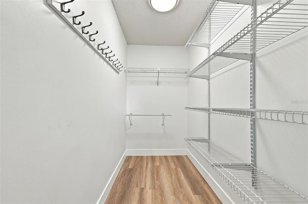 For Sale: $149,000 (2 beds, 2 baths, 984 Square Feet)