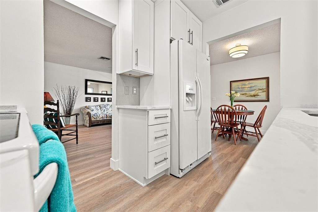 For Sale: $149,000 (2 beds, 2 baths, 984 Square Feet)