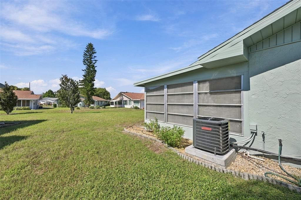 For Sale: $149,000 (2 beds, 2 baths, 984 Square Feet)