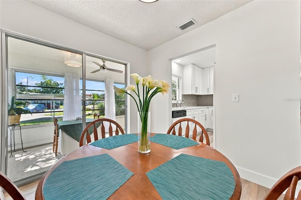 For Sale: $149,000 (2 beds, 2 baths, 984 Square Feet)