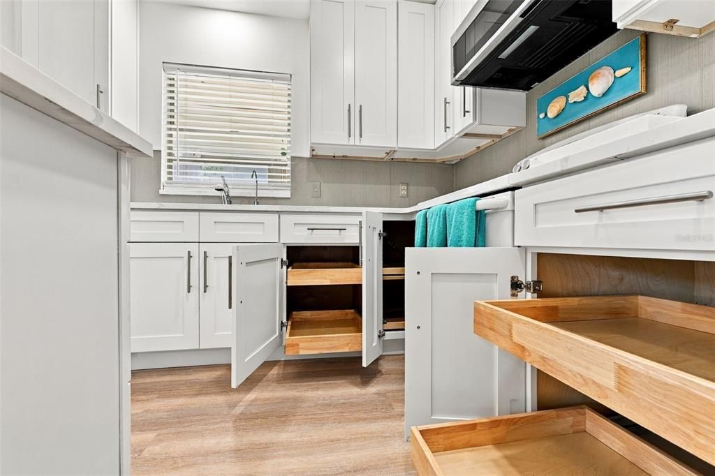 For Sale: $149,000 (2 beds, 2 baths, 984 Square Feet)