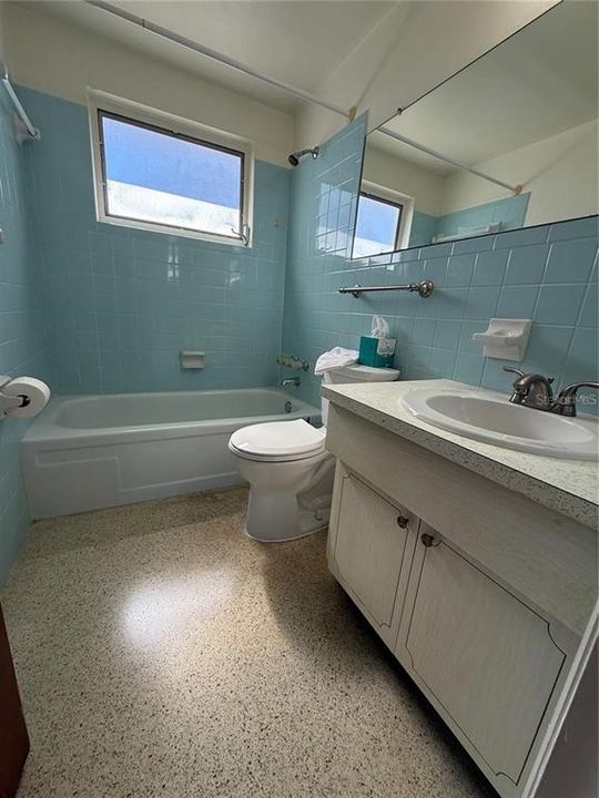 В аренду: $1,500 (2 спален, 1 ванн, 948 Квадратных фут)