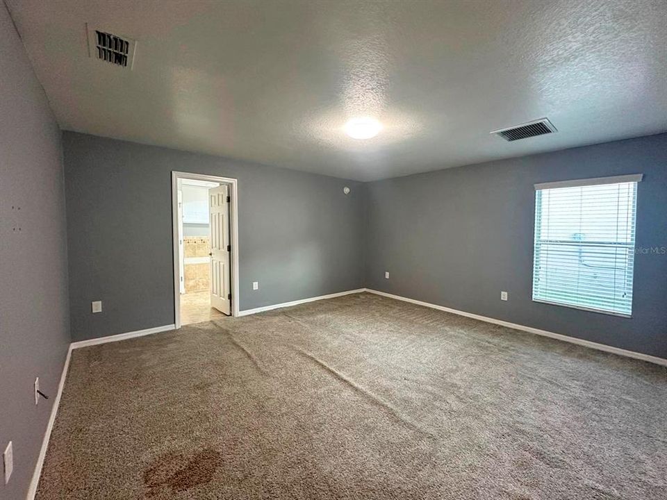В аренду: $1,995 (4 спален, 2 ванн, 1690 Квадратных фут)