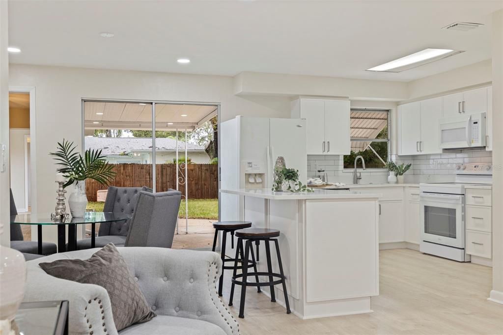 En Venta: $439,000 (3 camas, 3 baños, 1434 Pies cuadrados)