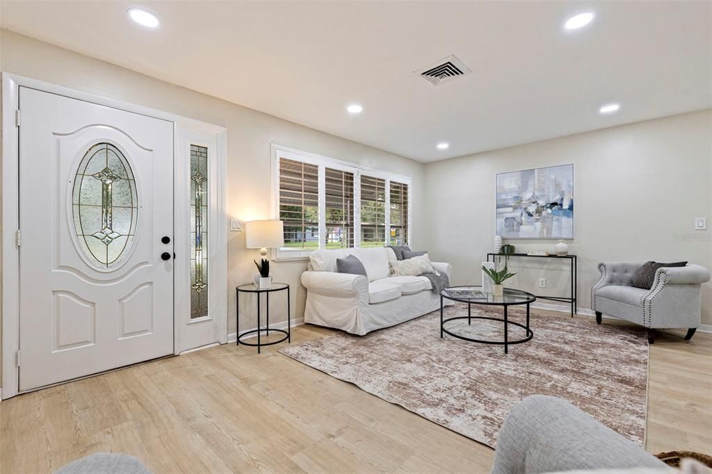 En Venta: $439,000 (3 camas, 3 baños, 1434 Pies cuadrados)