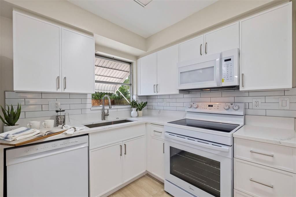 En Venta: $439,000 (3 camas, 3 baños, 1434 Pies cuadrados)