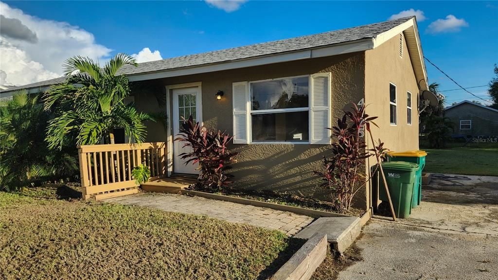 For Sale: $159,000 (3 beds, 1 baths, 912 Square Feet)