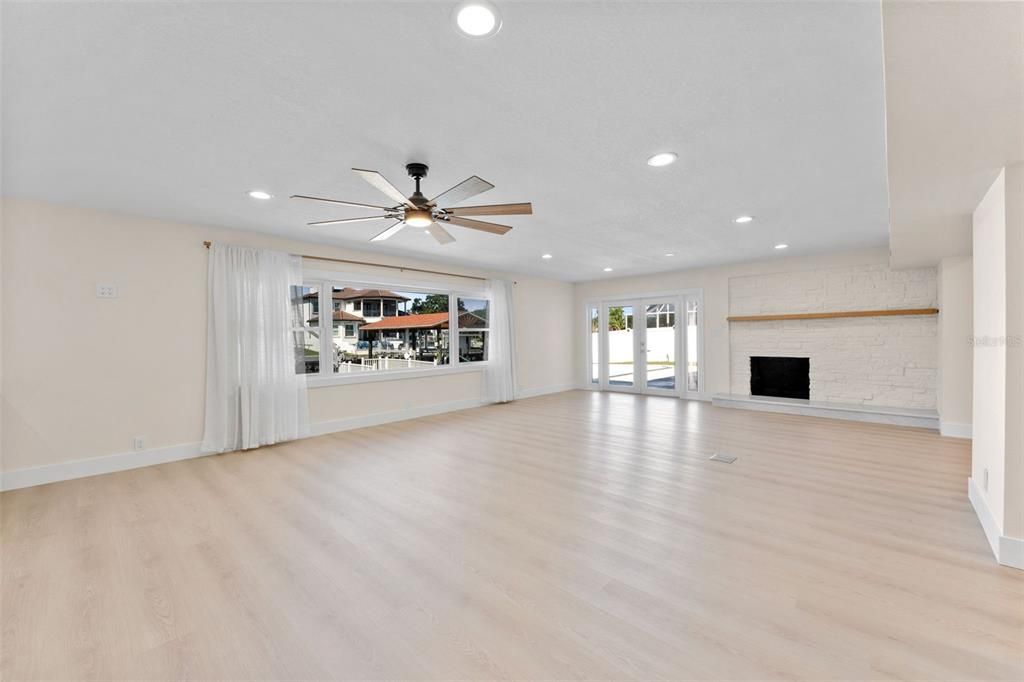En Venta: $1,350,000 (3 camas, 3 baños, 2332 Pies cuadrados)