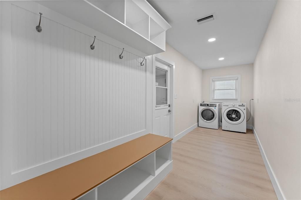 En Venta: $1,350,000 (3 camas, 3 baños, 2332 Pies cuadrados)