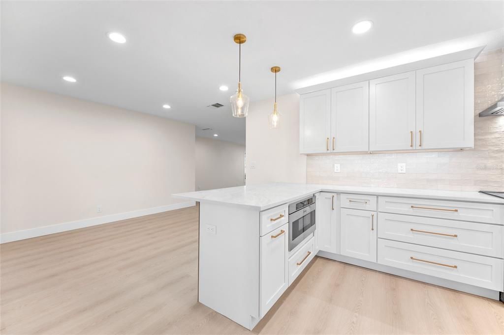 En Venta: $1,350,000 (3 camas, 3 baños, 2332 Pies cuadrados)
