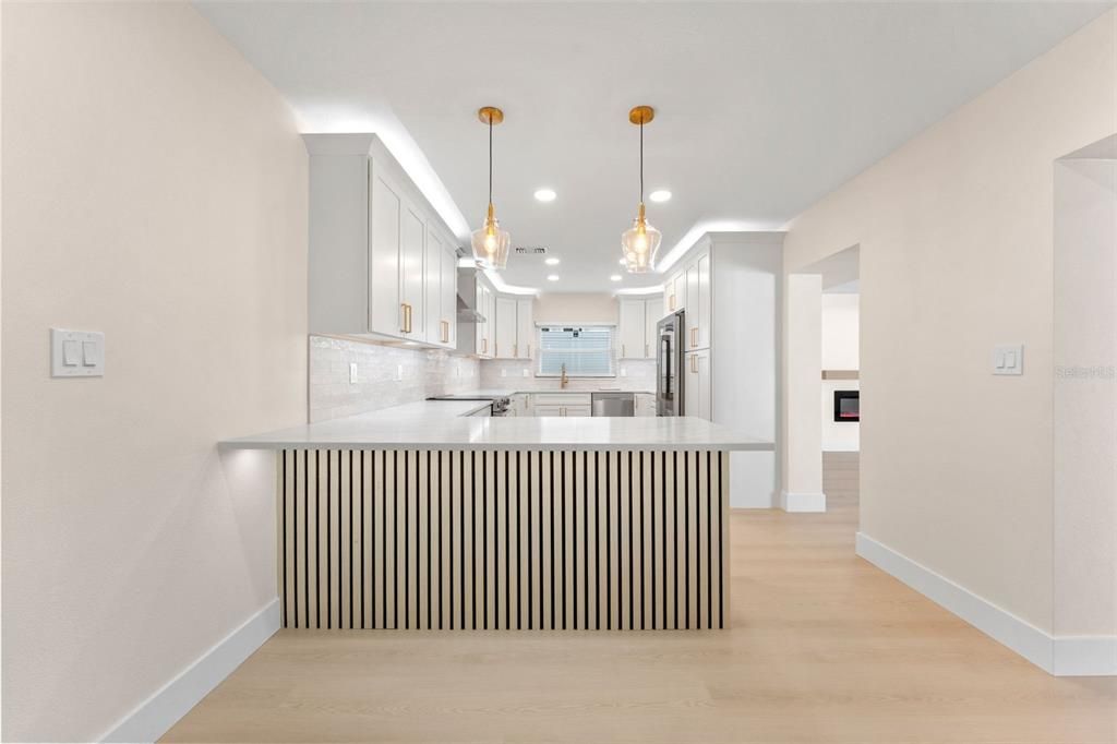 En Venta: $1,350,000 (3 camas, 3 baños, 2332 Pies cuadrados)