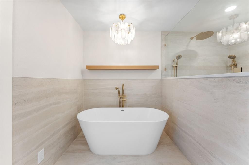 En Venta: $1,350,000 (3 camas, 3 baños, 2332 Pies cuadrados)