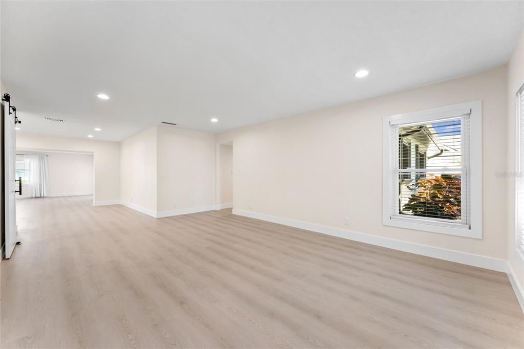 En Venta: $1,350,000 (3 camas, 3 baños, 2332 Pies cuadrados)