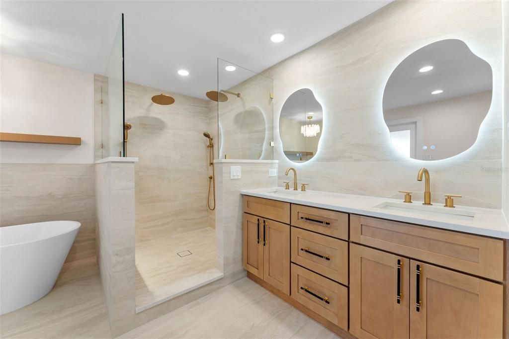 En Venta: $1,350,000 (3 camas, 3 baños, 2332 Pies cuadrados)